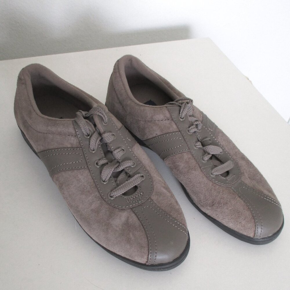 Easy Spirit "Oncue" Womens Taupe Gray Suede Lace-up Fashion Sneaker NWOB - 9M